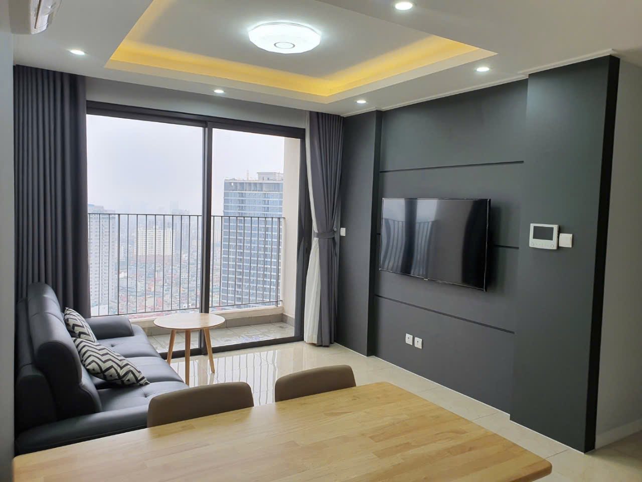 HÀNG KHAN HIẾM - căn 2PN, DT 79m2 view thành phố tại Vinhomes D'Capitale/ C7-  giá  9.x TỶ