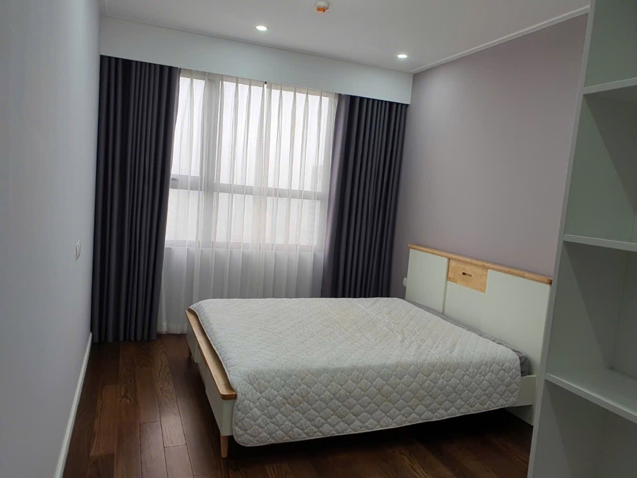 HÀNG KHAN HIẾM - căn 2PN, DT 79m2 view thành phố tại Vinhomes D'Capitale/ C7-  giá  9.x TỶ 2