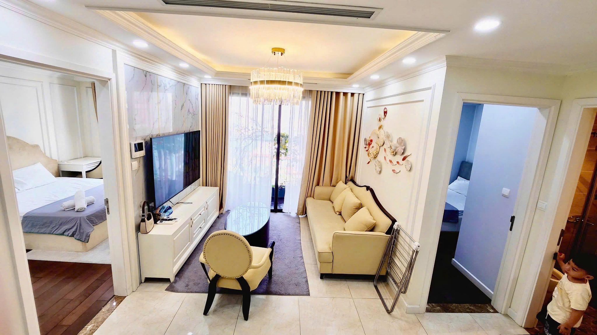 Cần bán căn 2PN tại Vinhomes D'Capitale, VIEW HỒ mát rượi, giá 9 tỷ 5