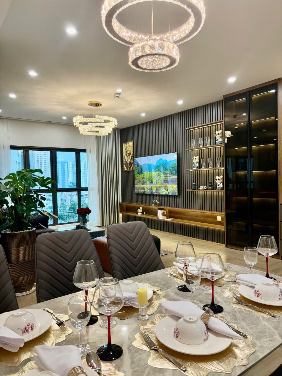 BÁN CĂN 3PN rộng 116m2 tại tòa D MULBERRY LANE, giá 8.2 tỷ