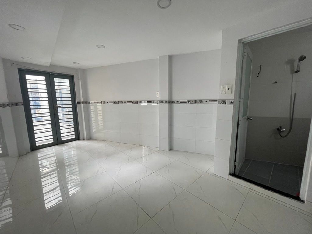 NHÀ 3 TẦNG NI SƯ HUỲNH LIÊN HXH, HƠN 2 TỶ 2