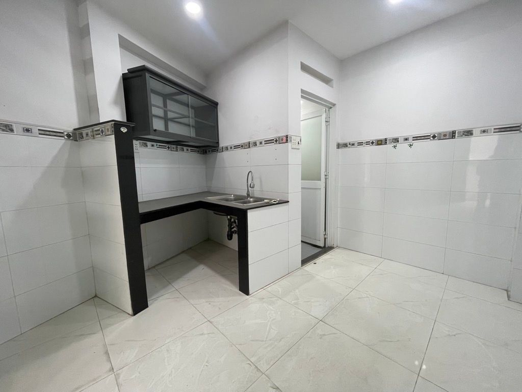 NHÀ 3 TẦNG NI SƯ HUỲNH LIÊN HXH, HƠN 2 TỶ 3