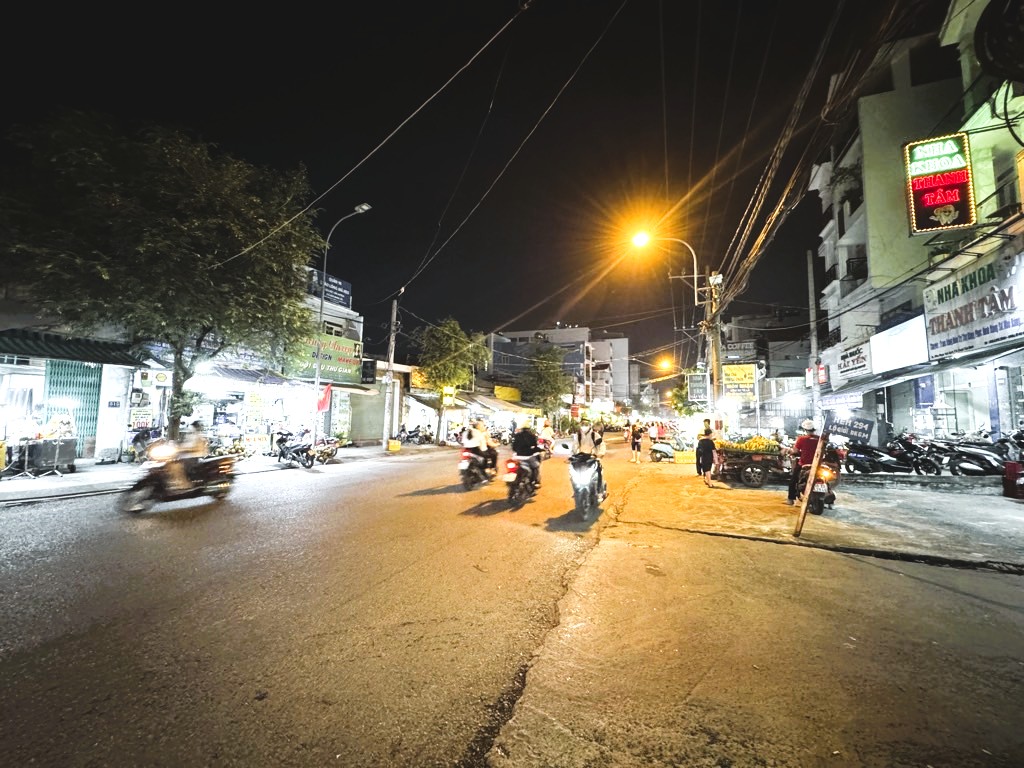 18M2 PHẠM VĂN BẠCH, 3 TẦNG, 2PN, 2WC GẦN MẶT TIỀN