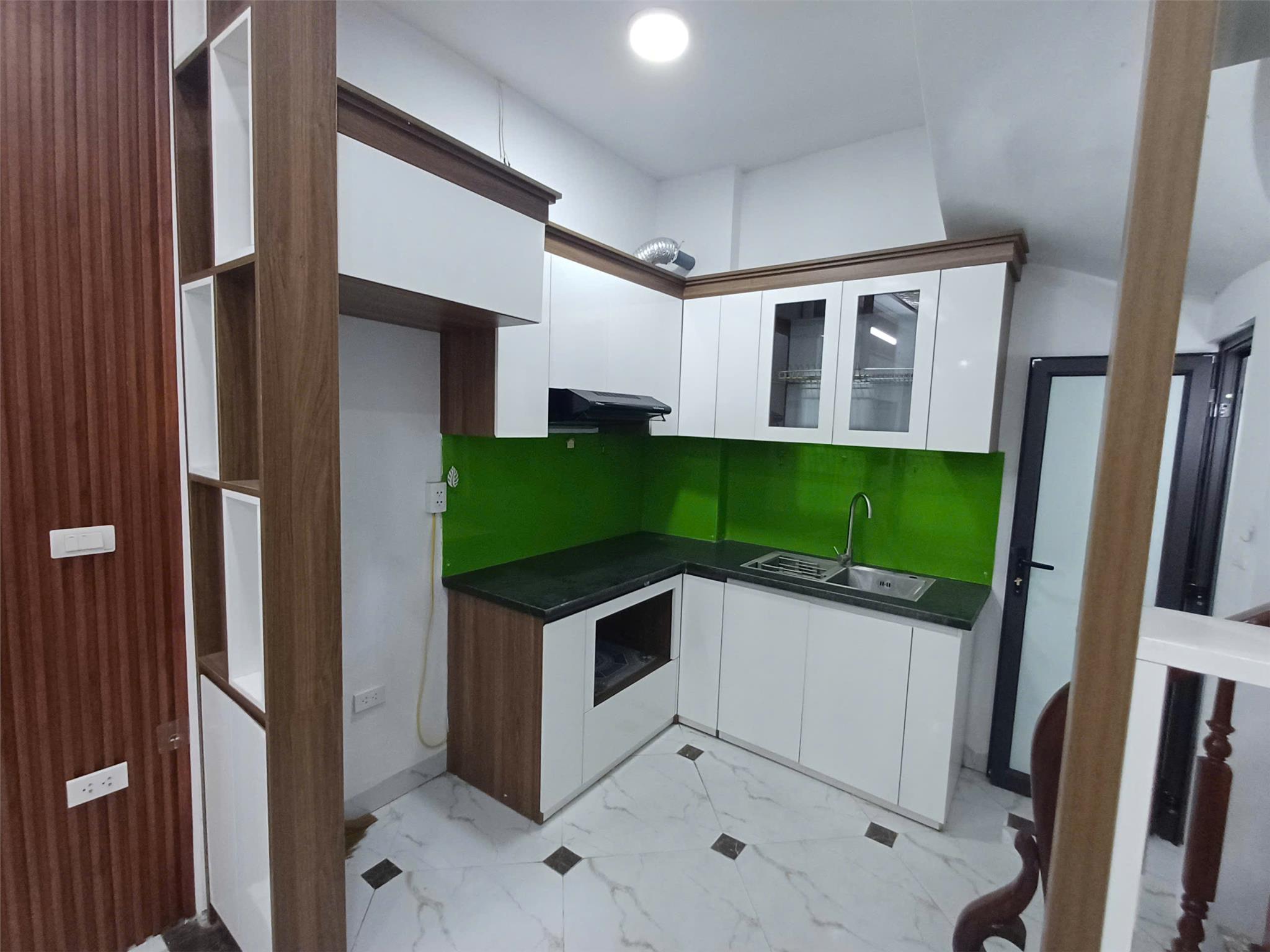 BÁN NHÀ PHÚC LỢI 5 TẦNG 3 NGỦ MẶT TIỀN 5M Ô TÔ GẦN 5,9 TỶ 2