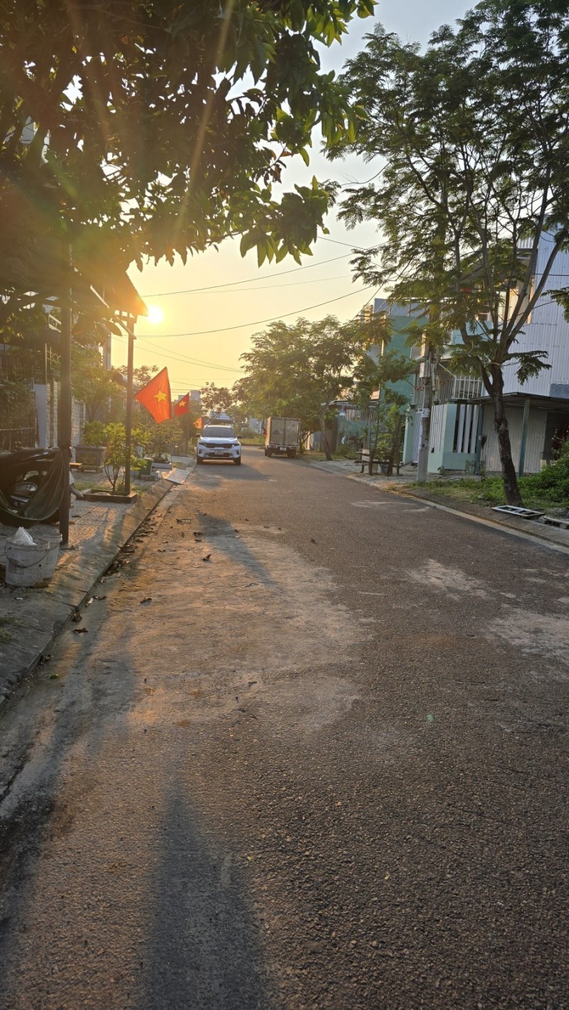 Đất MT Ban Ban 11, 100m2, đường 5.5m, khu dân cư tốt, giá 4.2 tỷ