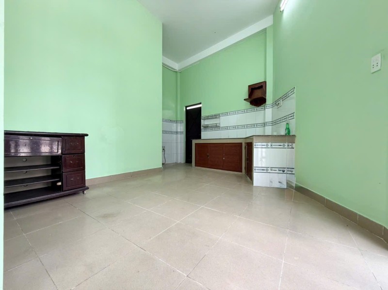 Bán nhà mặt phố đường 182, Q9, Thủ Đức, TP HCM. DT 110m2, 4PN, SH, 7.15 tỷ 2