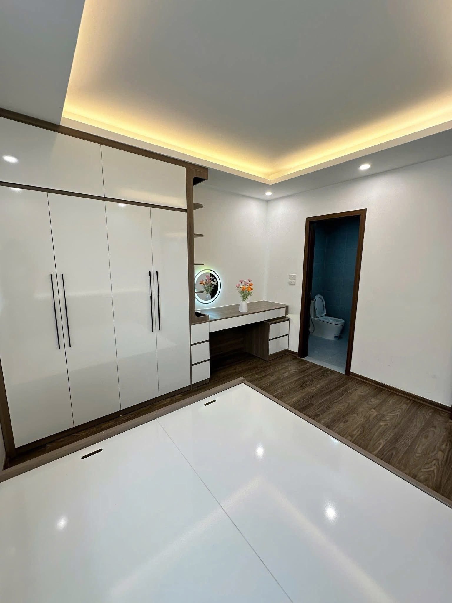 Hiếm Có Khó Tìm. Bán Căn Chung Cư Học Viện Hậu Cần, Long Biên 73m2, Giá 4,95 Tỷ 2