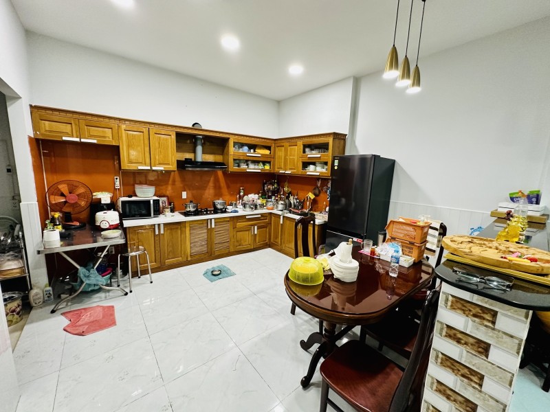 Bán nhà đường số 9, Hiệp Bình Chánh, Thủ Đức, TP HCM. DT 90m2, 3 tầng. Giá 9.25 tỷ. 3