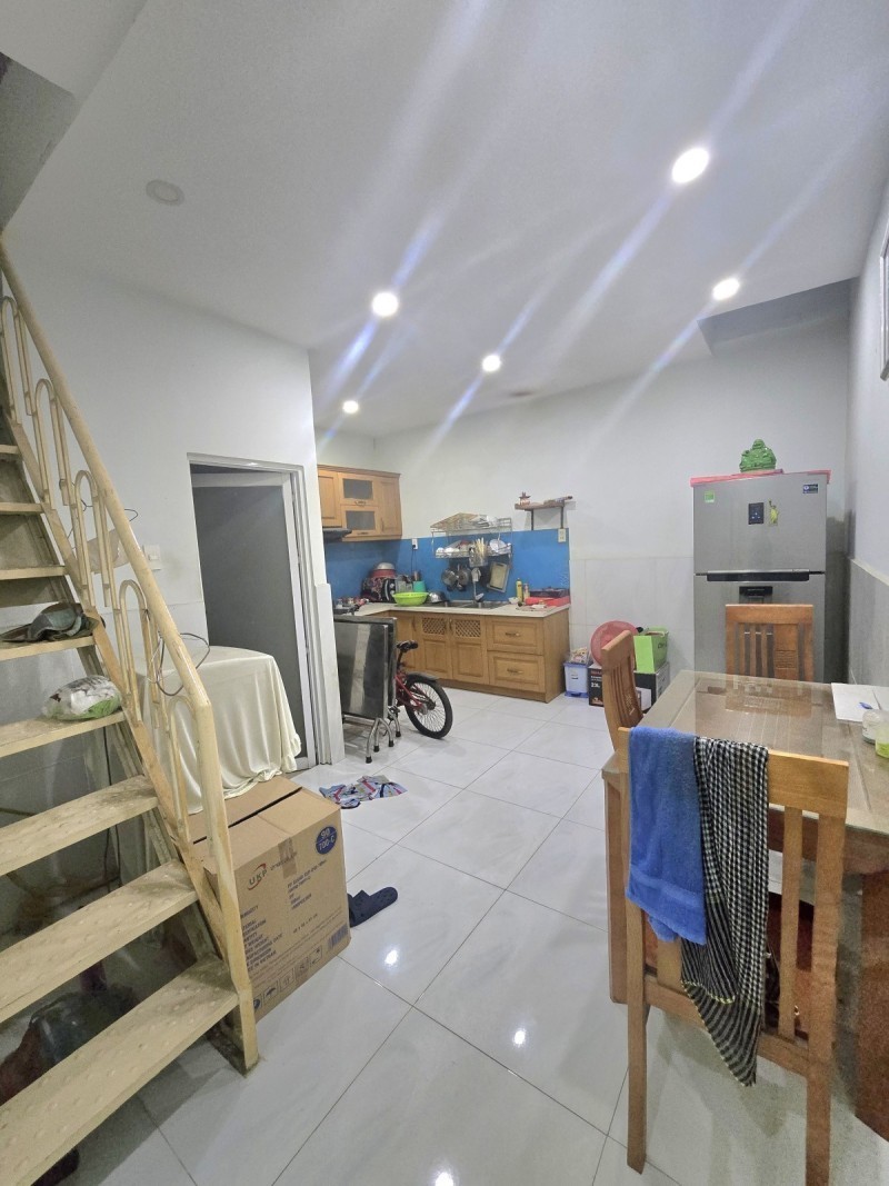 Bán nhà đường Trương Văn Hải, Q9, Thủ Đức, TP HCM. DT 95m2, 2 lầu, 3PN, Giá  8.55  tỷ, SHR 3