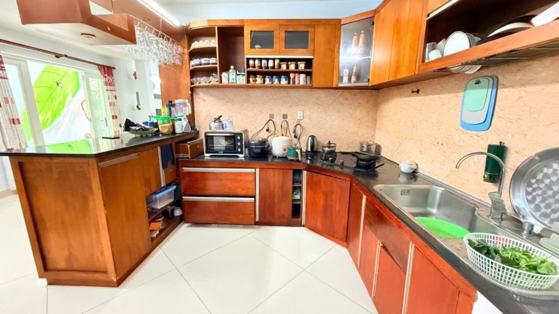 Bán biệt thự sân vườn đường só 38, Phường Hiệp Bình Chánh, Thủ Đức, TP HCM DT 170m2, 3 tầng. Giá 4