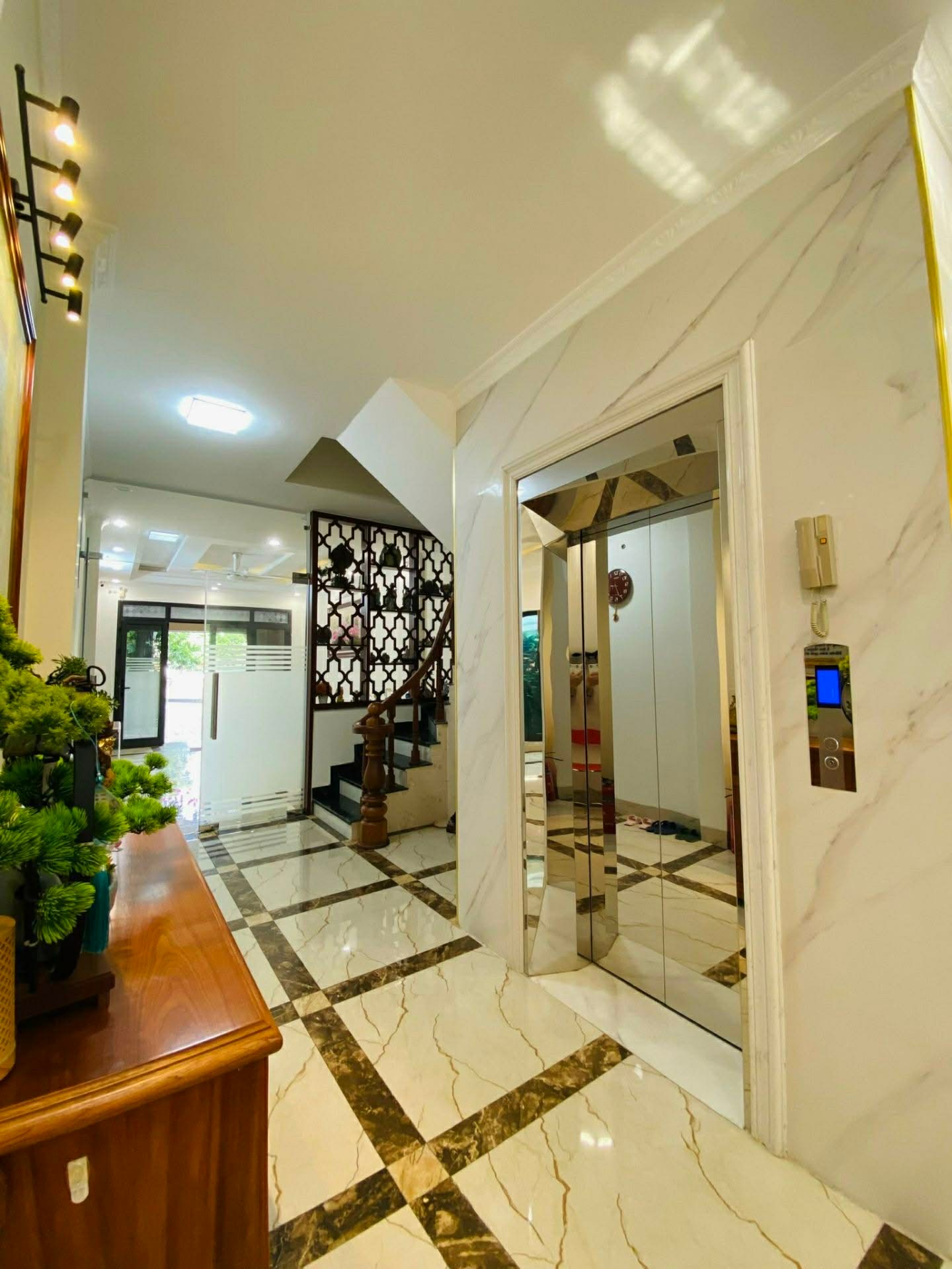 nhà đẹp Bồ Đề, lô góc, view hồ, vỉa hè, ôtô dừng đỗ ngày đêm 2