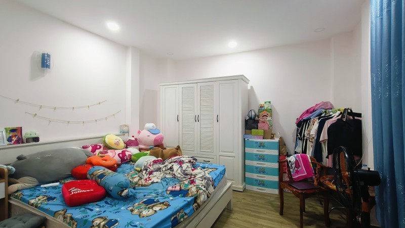 Bán nhà đường 109. Phước Long B,  Q9, Thủ Đức, TP HCM. DT 58m2, 4PN, sổ hồng. Giá  6.75  tỷ. 3