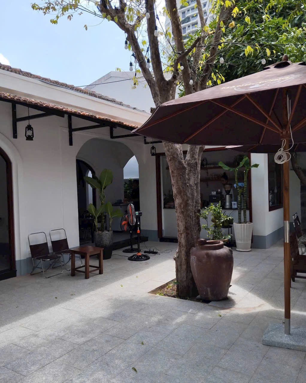 Nhà Cách Biển 100m Sẵn Mô Hình Kinh Dôanh Cafe Ngang rộng 13m Giá rẻ 2