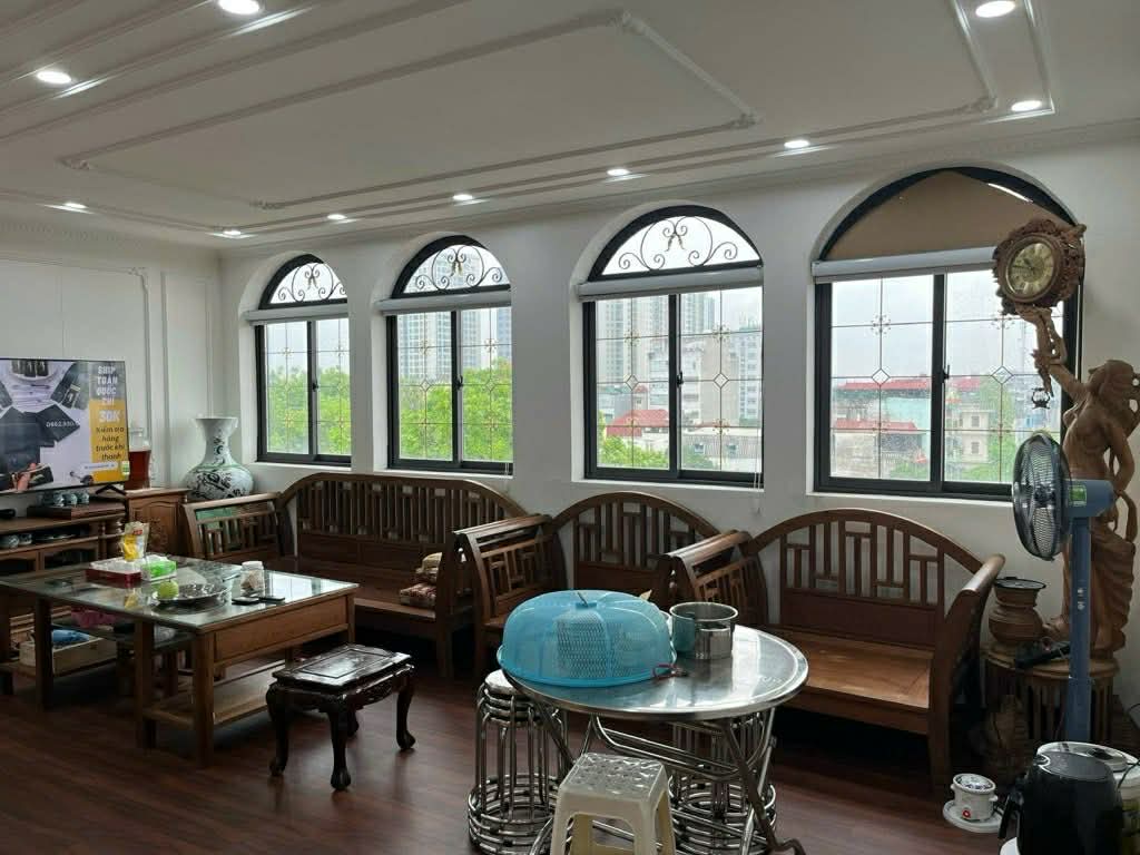 nhà đẹp Ngọc Lâm, 75m x 6tầng, vỉa hè, ôtô tránh, gần trường học + chung cư cao cấp, kinh doanh 4