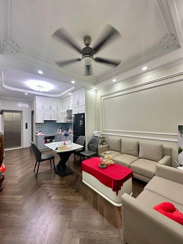 nhà lõi Bồ Đề, 6 tầng, thang máy, gara, gần hồ điều hoà, 1 nhà ra ôtô tránh 2