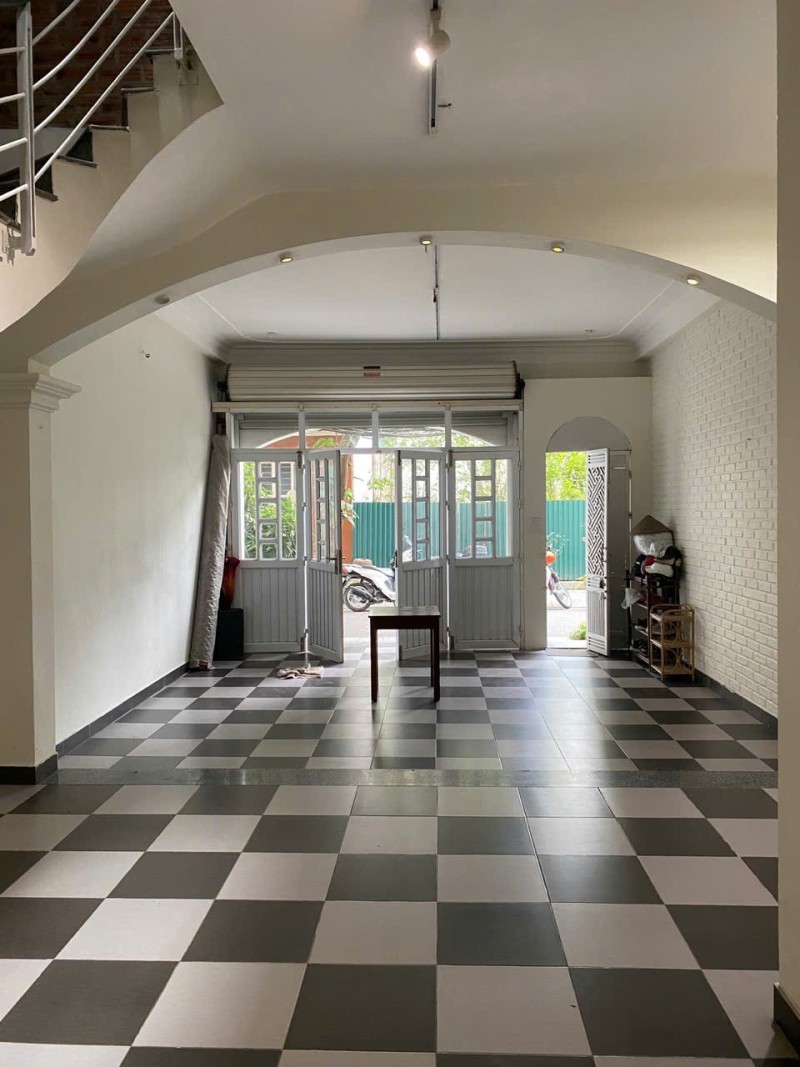 BÁN NHÀ PHÂN LÔ BÁT KHỐI – Ô TÔ CHẠY VÒNG – VỈA HÈ 5M – 77M² – 26.5 TỶ 3