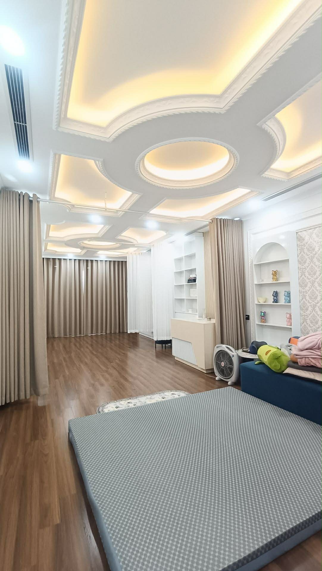 nhà đẹp Cổ Linh, 8 tầng thang máy, ôtô tránh, đối diện Aeon Long Biên 5