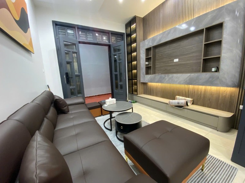 CĂN HIẾM KHU VỰC BỒ ĐỀ – 5 PN x 40m² × 5 tầng. 5