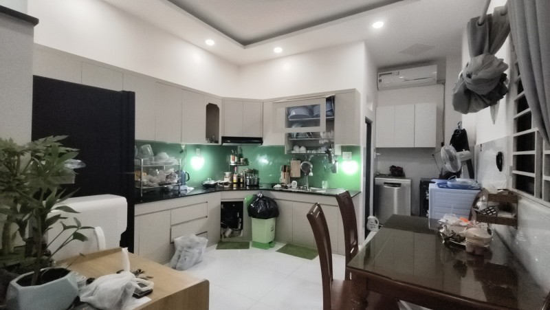 Bán nhà đường 109. Phước Long B,  Q9, Thủ Đức, TP HCM. DT 58m2, 4PN, sổ hồng. Giá  6.75  tỷ. 2