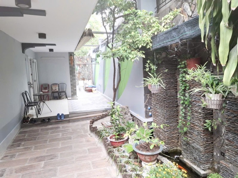 Bán biệt thự sân vườn đường só 38, Phường Hiệp Bình Chánh, Thủ Đức, TP HCM DT 170m2, 3 tầng. Giá