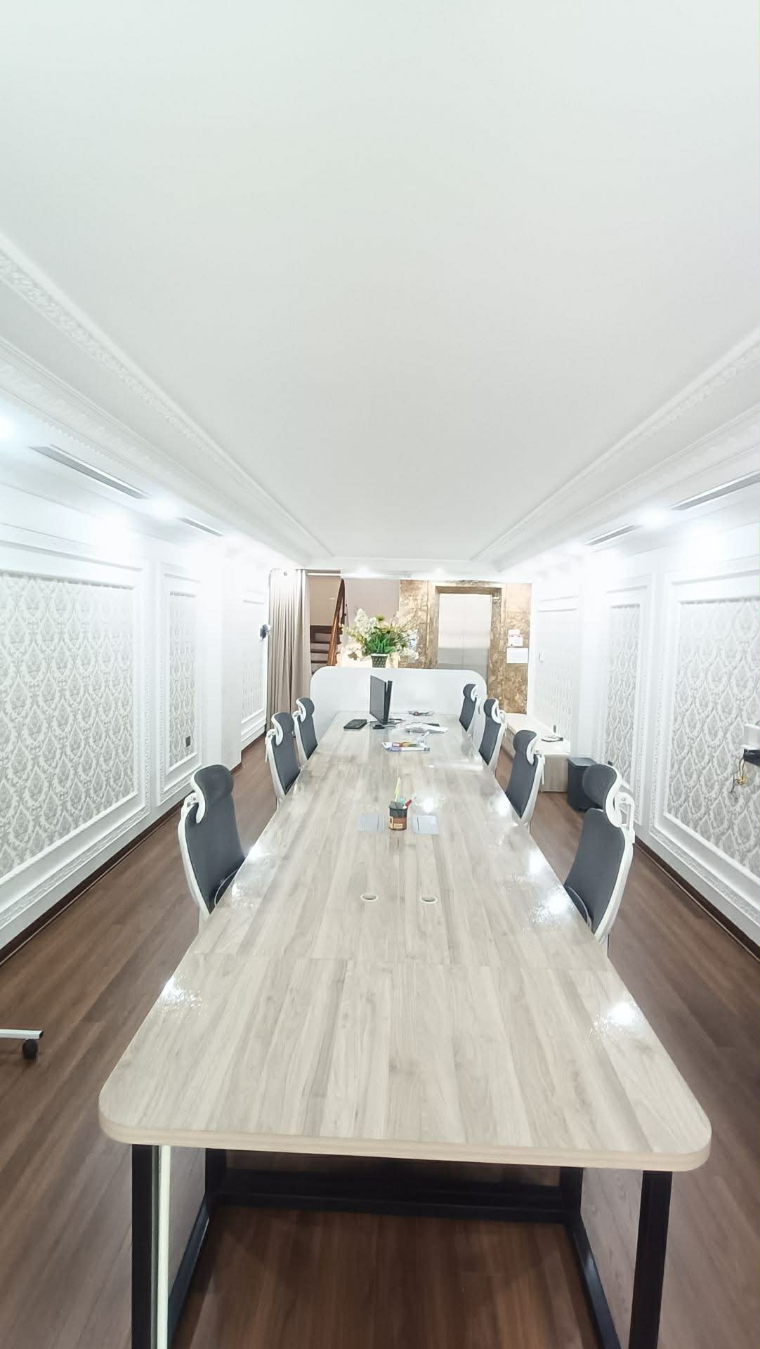 nhà đẹp Cổ Linh, 8 tầng thang máy, ôtô tránh, đối diện Aeon Long Biên 3