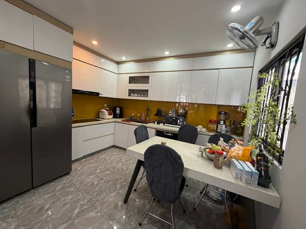 nhà đẹp mặt hồ Ngọc Lâm , gara, kinh doanh, ôtô đỗ cửa 4