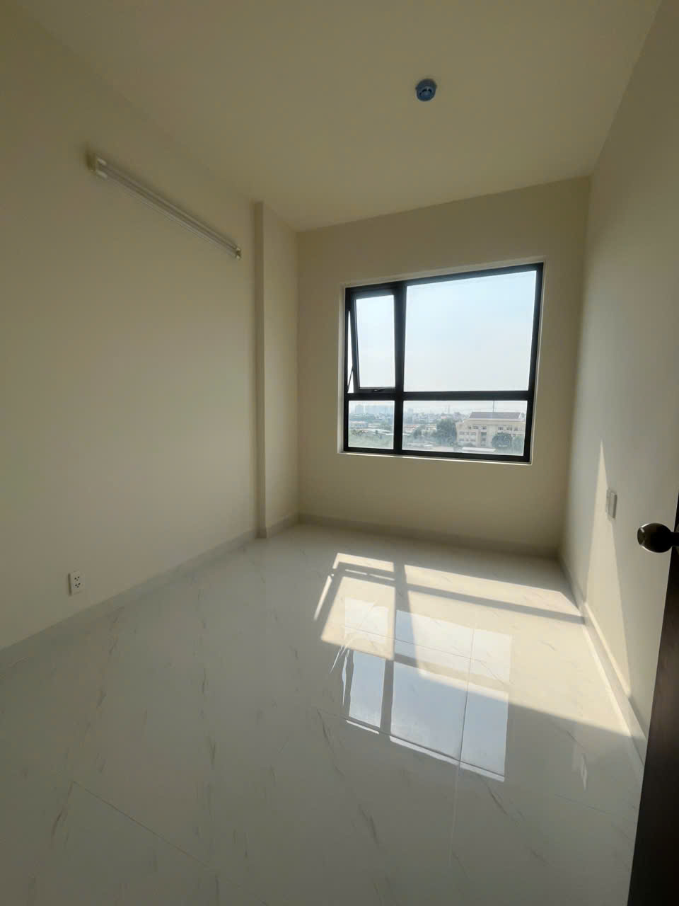 Cần Cho thuê Căn Hộ Green River Quận 8,  Dt : 70 m2, 2PN, Giá : 8.5 tr/th, 3