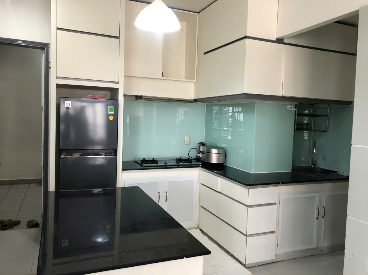 Cho thuê C ăn hộ Phan Văn Trị Quận 5, Dt : 67 m2, 2PN, Giá : 11.5 tr/t 2