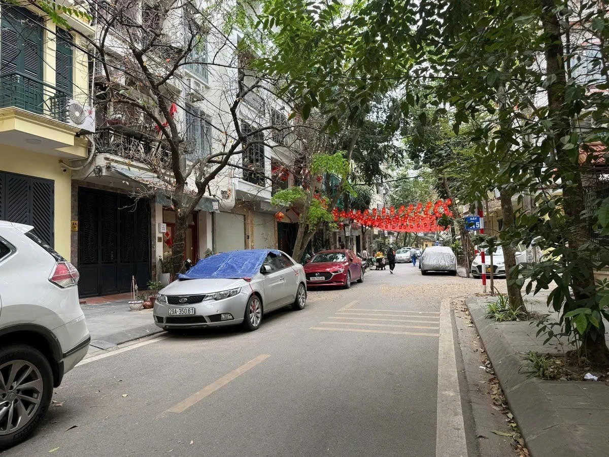 Bán Nhà Đầm Trấu 47m2. 5 tầng. mặt tiền 6m. giá 20 TỶ Hai Bà Trưng Hà Nội