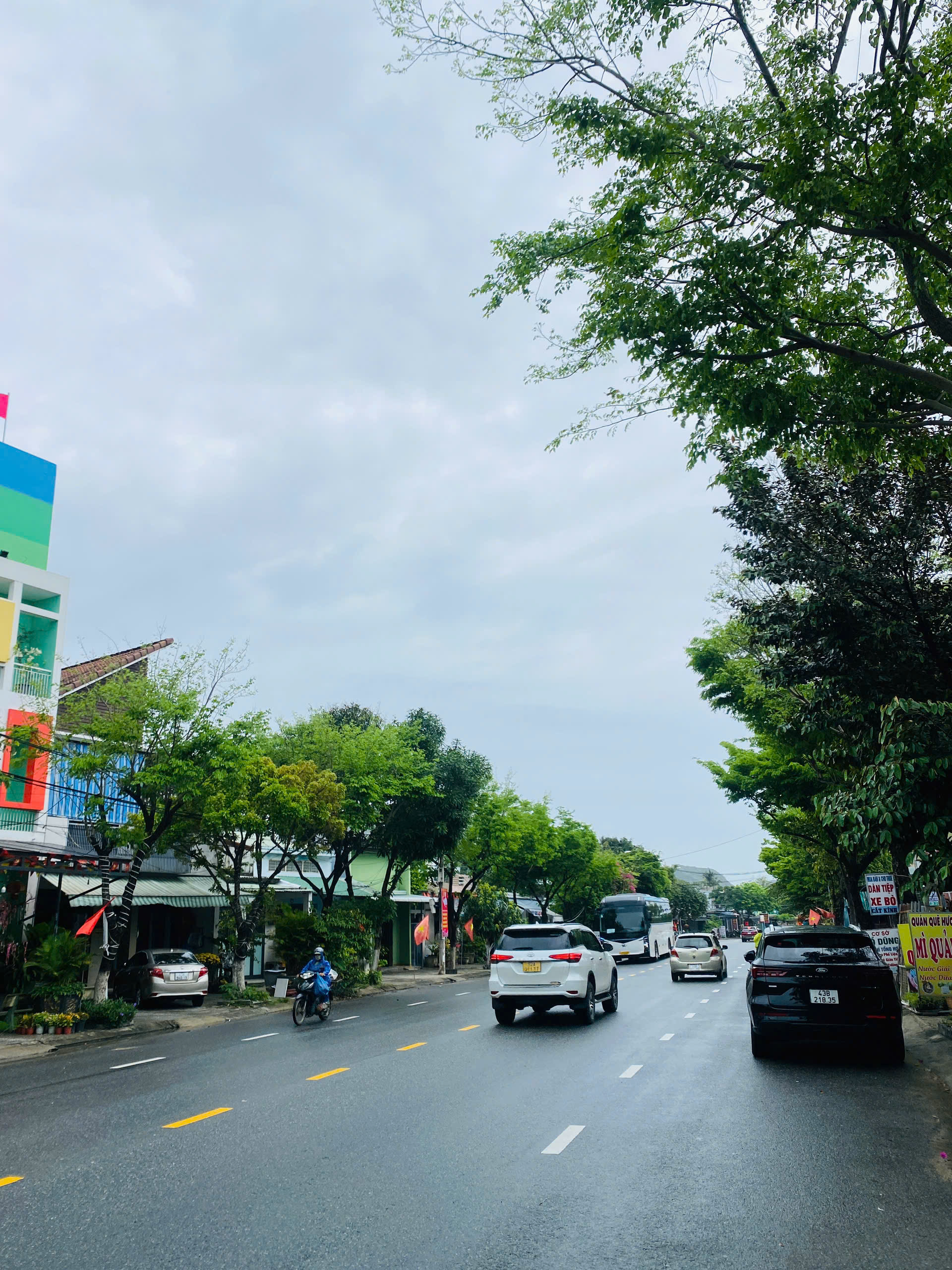 240m2/2,8 tỷ, kiệt ô tô, cách Chợ Đầu Mối mới,Bến xe Đức Long phường  Hòa Xuân,Đà nẵng 3,5km. 3