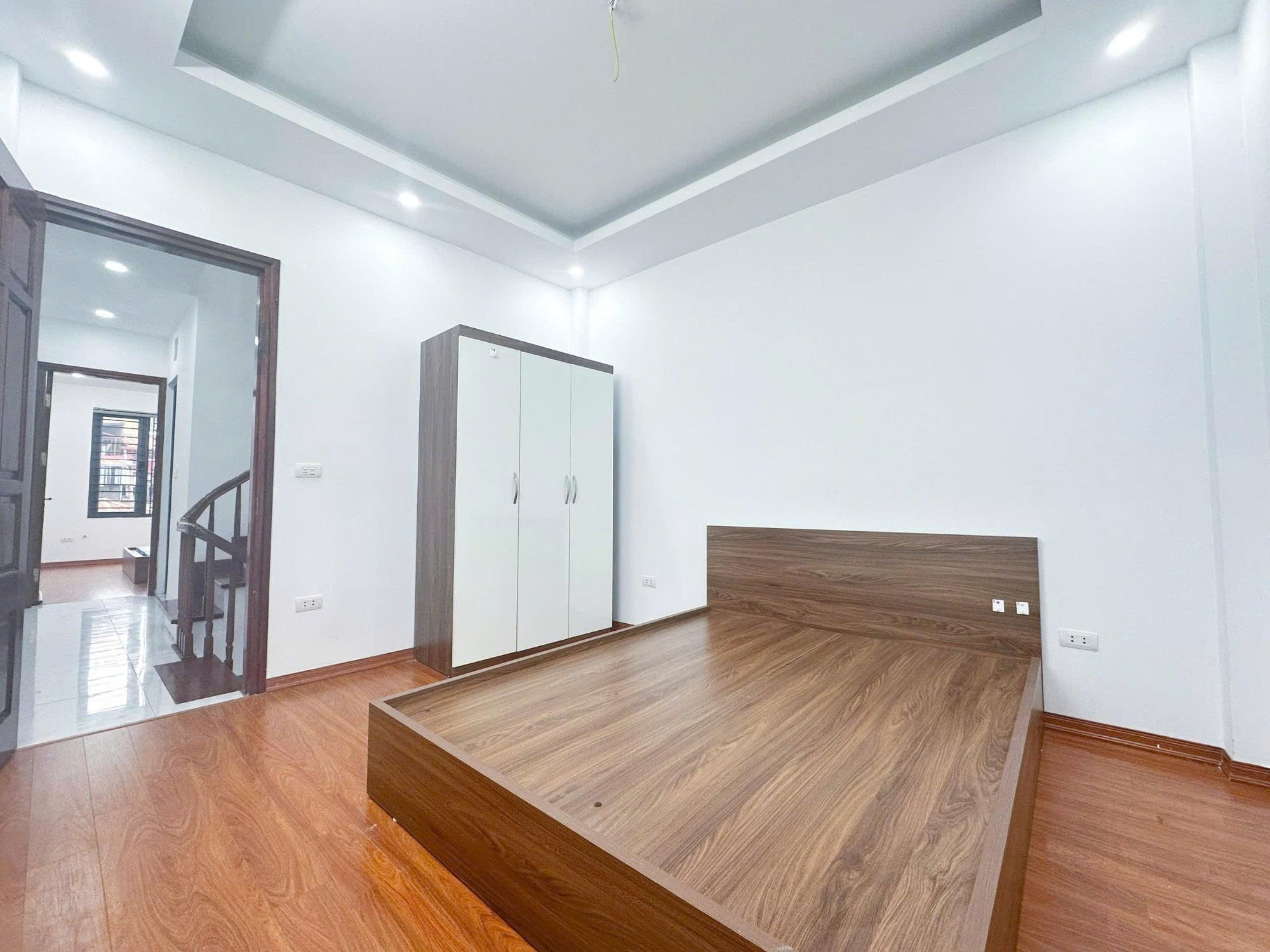 Bán Nhà Đê La Thành 36m2. 5 tầng. mặt tiền 3.4m. giá 10.9 Tỷ Đống Đa Hà Nội 4