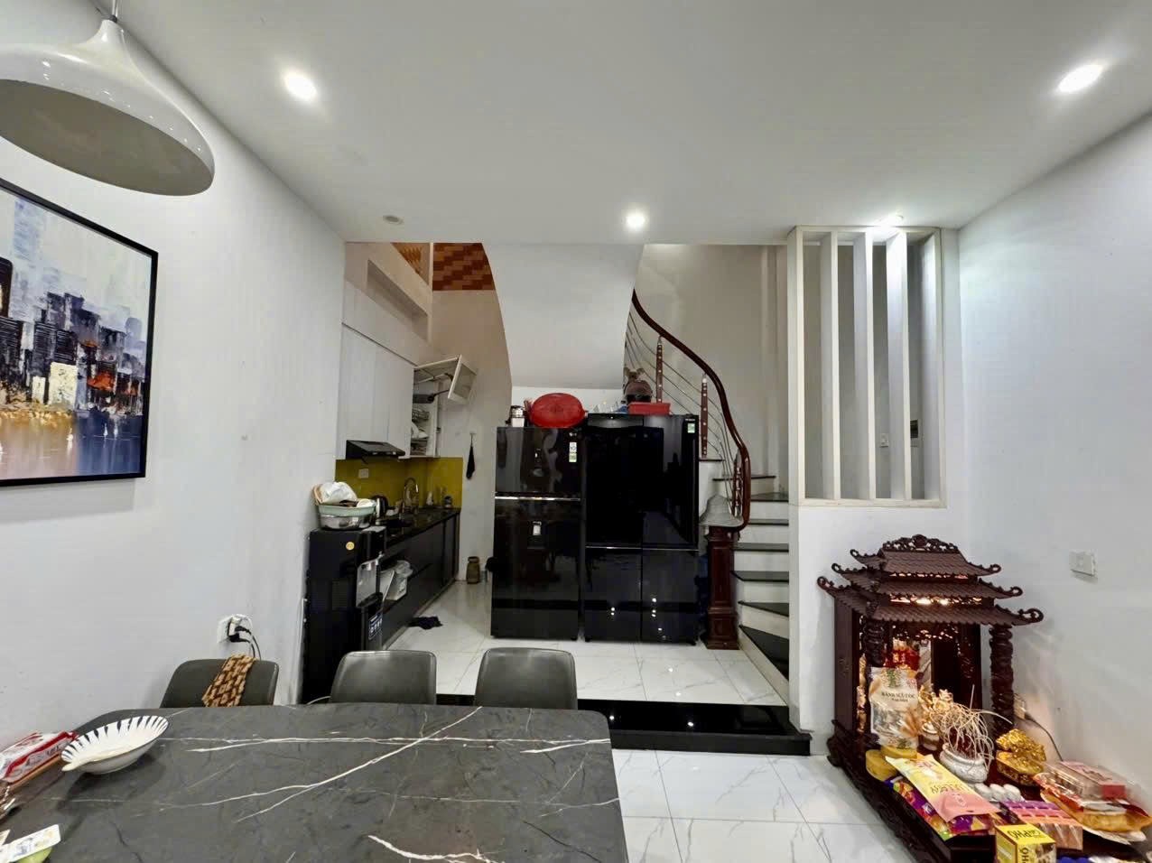 Bán Nhà Thổ Quan 50m2. 5 tầng. mặt tiền 3.8m. giá 17 tỷ Đống Đa Hà Nội 2