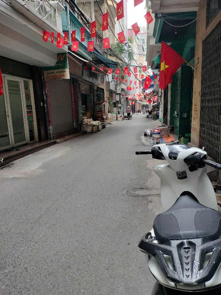 Cần bán Nhà mặt tiền đường Kim Ngưu, Phường Thanh Lương, Diện tích 41m², Giá 13.5 Tỷ 2