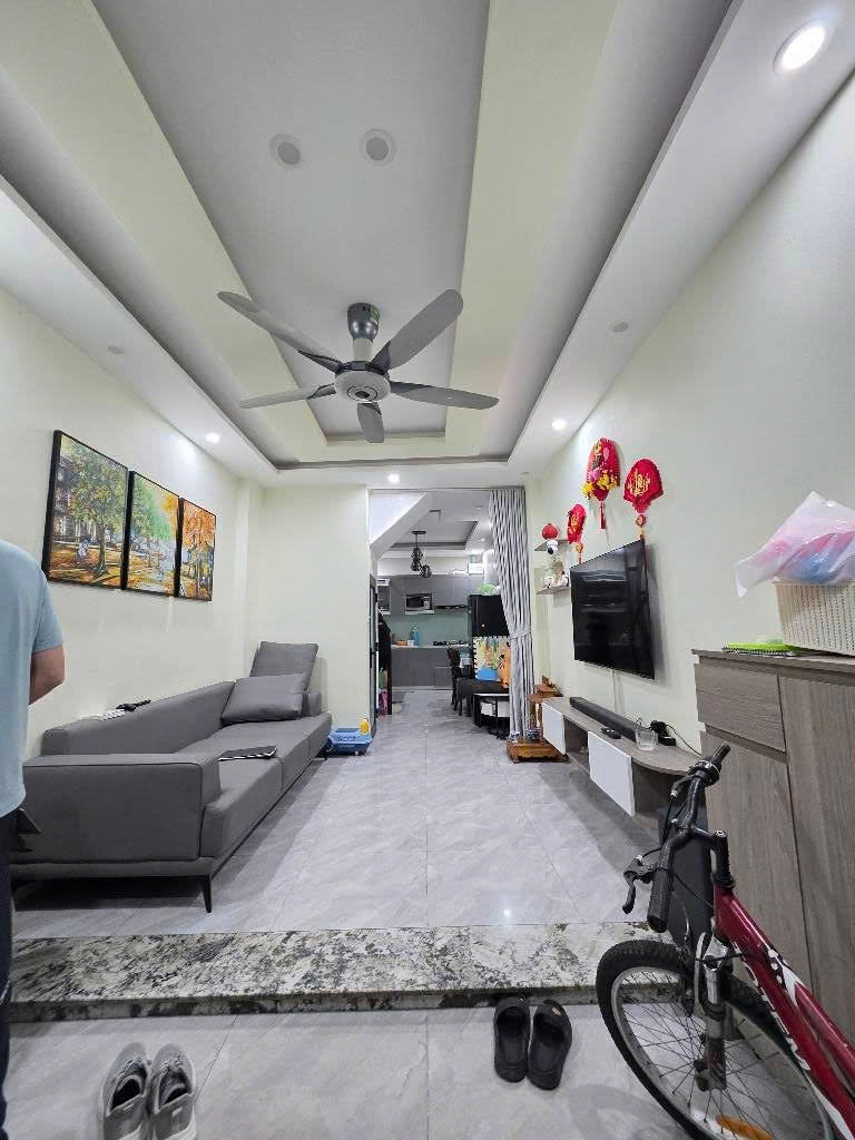 Cần bán Nhà mặt tiền đường Tân Mai, Phường Tân Mai, Diện tích 34m², Giá 4.65 Tỷ