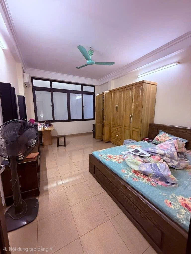 Cần bán Nhà mặt tiền đường Nguyễn Khoái, Phường Vĩnh Tuy, Diện tích 40m², Giá 8.5 Tỷ