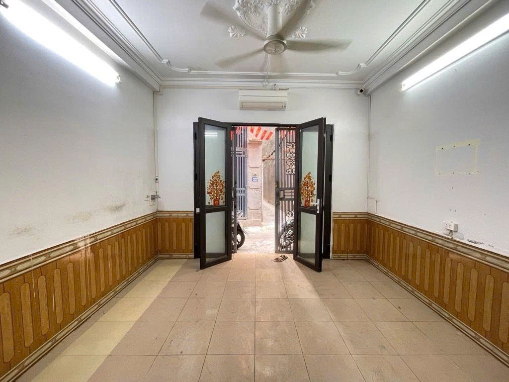 Cần bán Nhà mặt tiền đường Trương Định, Phường Hoàng Văn Thụ, Diện tích 40m², Giá 9.5 Tỷ 3