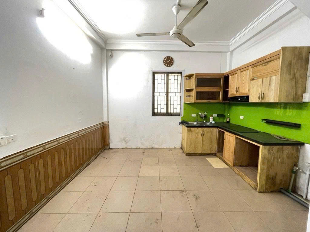 Cần bán Nhà mặt tiền đường Trương Định, Phường Hoàng Văn Thụ, Diện tích 40m², Giá 9.5 Tỷ 5