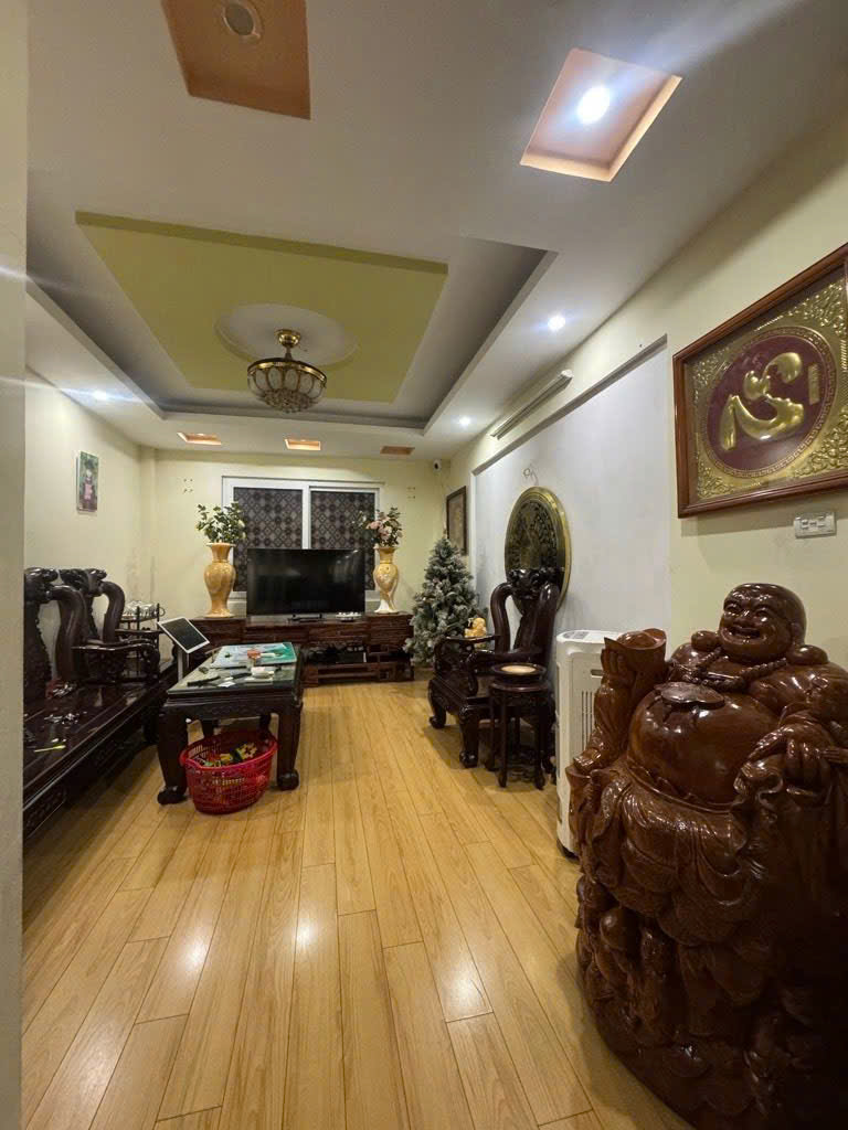 Cần bán Nhà mặt tiền đường Ngọc Hồi, Phường Hoàng Liệt, Diện tích 43m², Giá 15.5 Tỷ