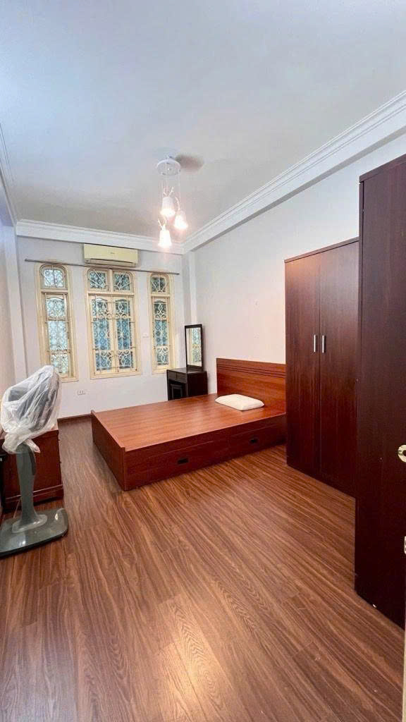 Cần bán Nhà mặt tiền đường Hoàng Mai, Phường Hoàng Văn Thụ, Diện tích 35m², Giá 8.2 Tỷ 5