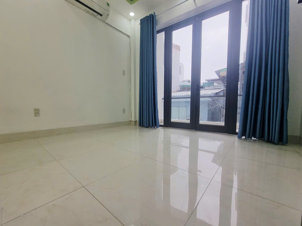 Bán Nhà Lạc Long Quân – 3 Tầng Kiên Cố – 53.7m² – Giá 4.8 Tỷ 3