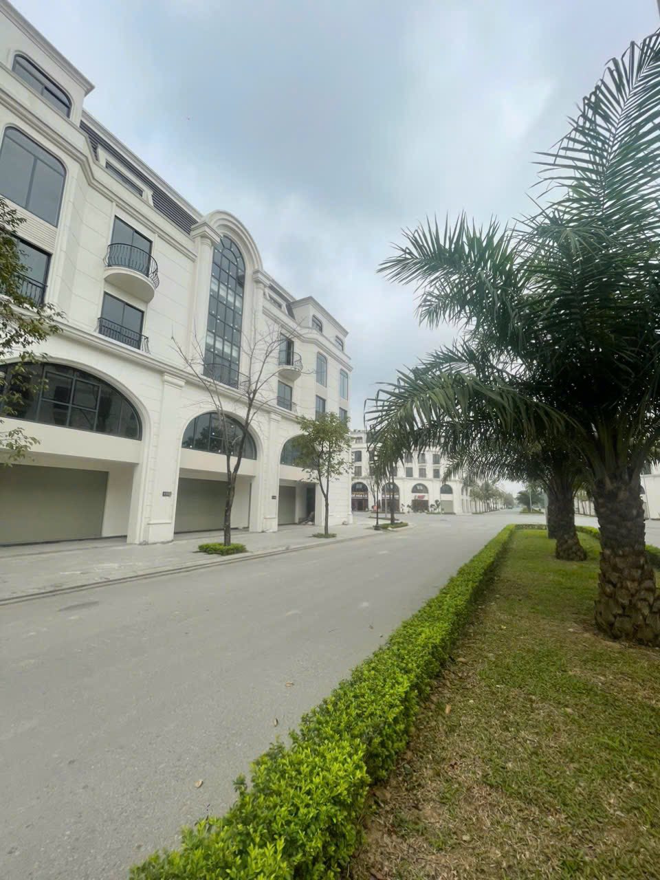 chính chủ cần bán căn LK hinode royal park,đường 30m khu thịnh vượng, giá tốt nhất lh,0901 513 811