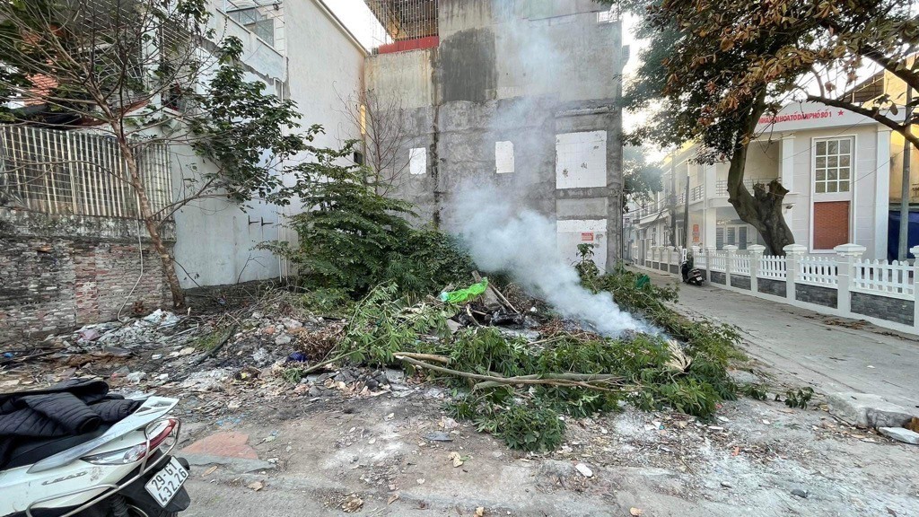 Bán đất ngọc thuỵ 186m, lô góc mặt tiền quyền lực kinh doanh, chia lô. Hiếm !