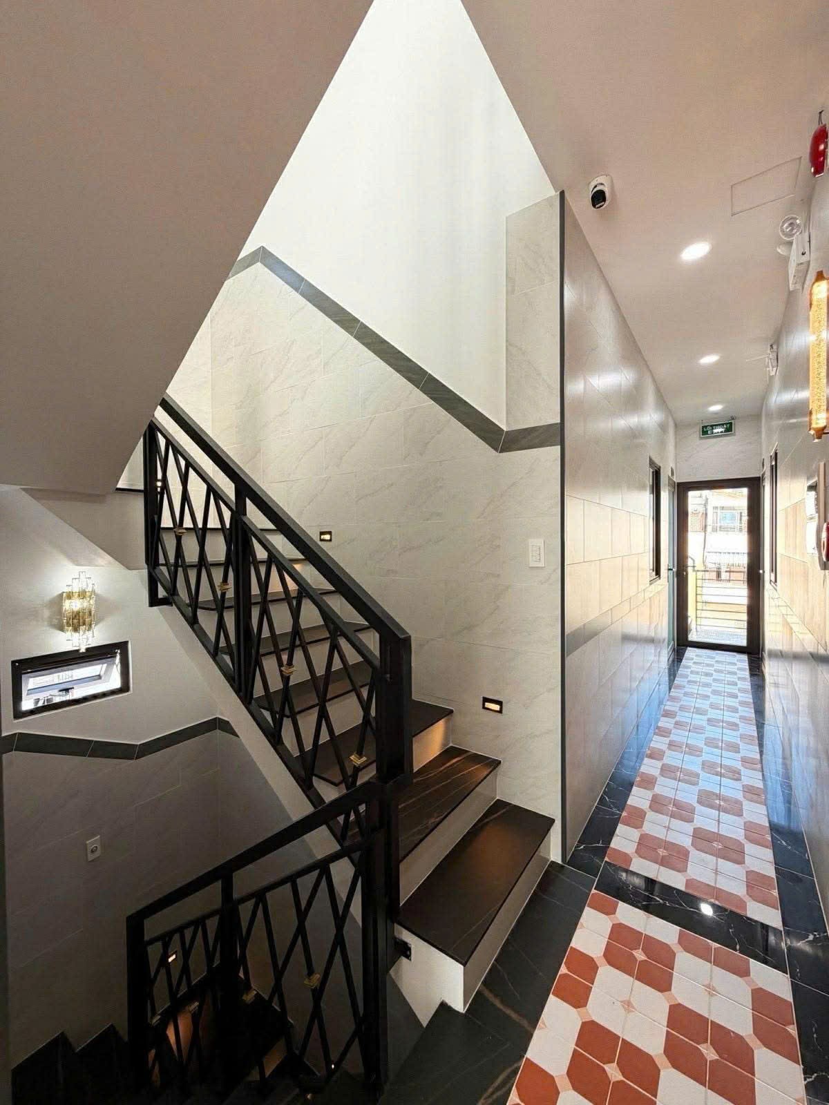 CHDV 18P THANG MÁY - DÒNG TIỀN 1.5 TỶ/NĂM - 125m2 (6.8×18.5) - 26.8 TỶ