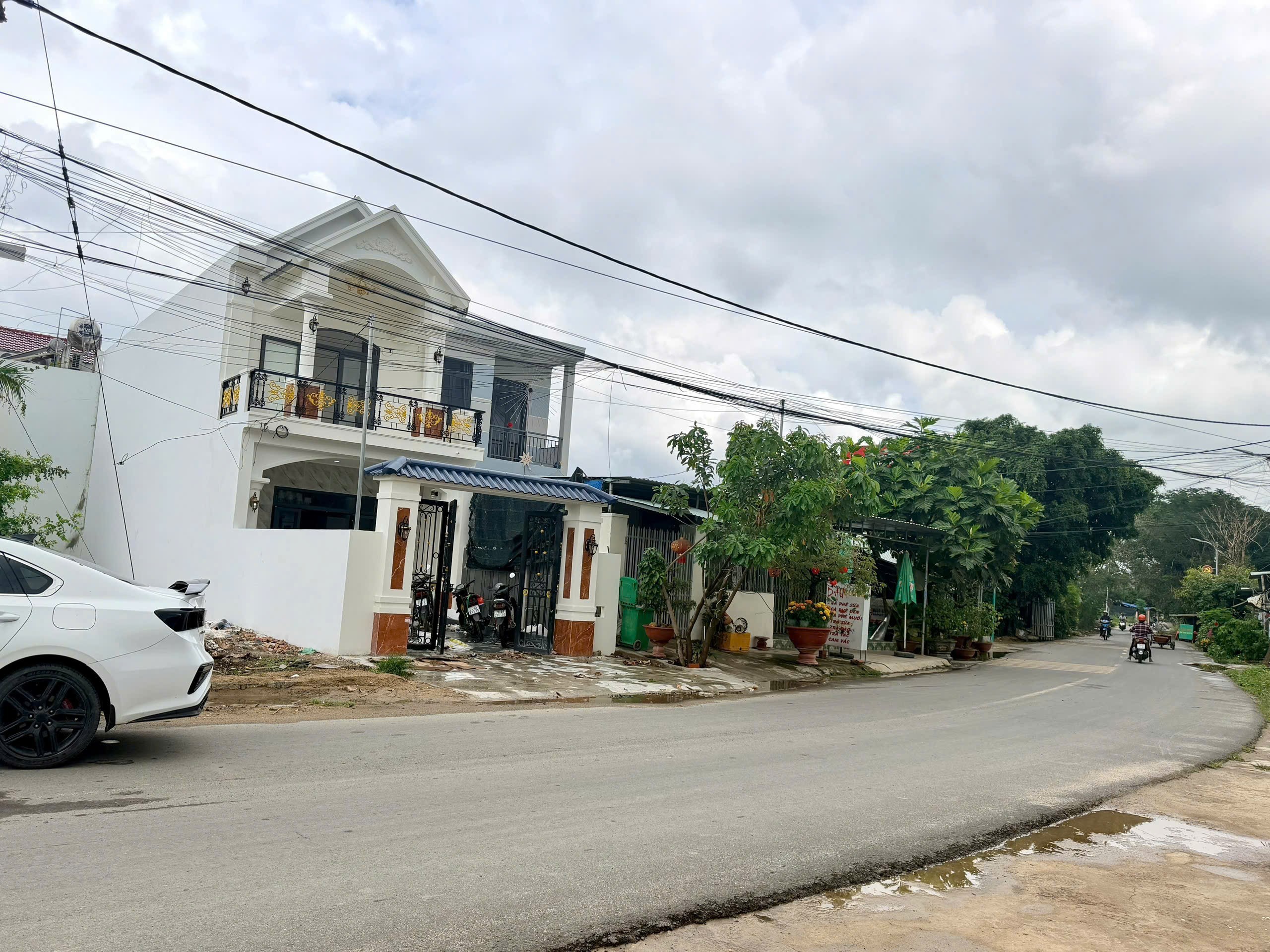 Bán nhà Diên Phú 1 trệt 1 lầu đúc mái ngói thật mặt đường nhựa Hương Lộ 45 2