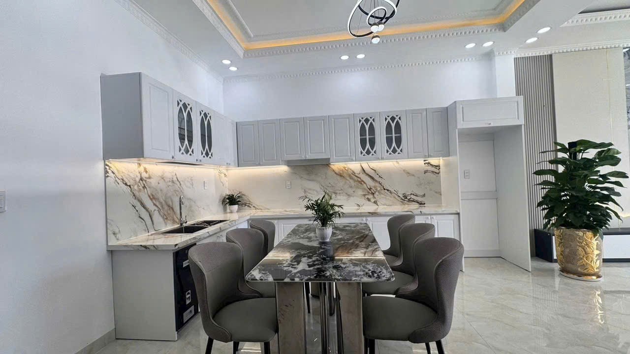 Bán nhà Diên Phú 1 trệt 1 lầu đúc mái ngói thật mặt đường nhựa Hương Lộ 45 6