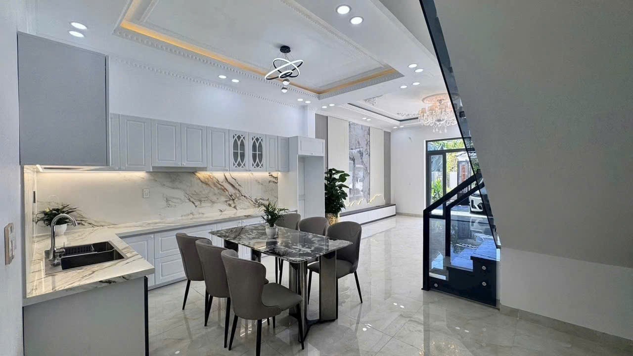 Bán nhà Diên Phú 1 trệt 1 lầu đúc mái ngói thật mặt đường nhựa Hương Lộ 45 7