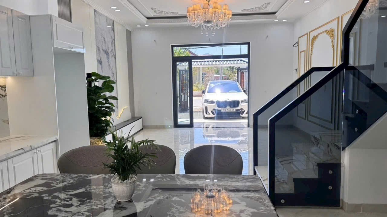 Bán nhà Diên Phú 1 trệt 1 lầu đúc mái ngói thật mặt đường nhựa Hương Lộ 45 9