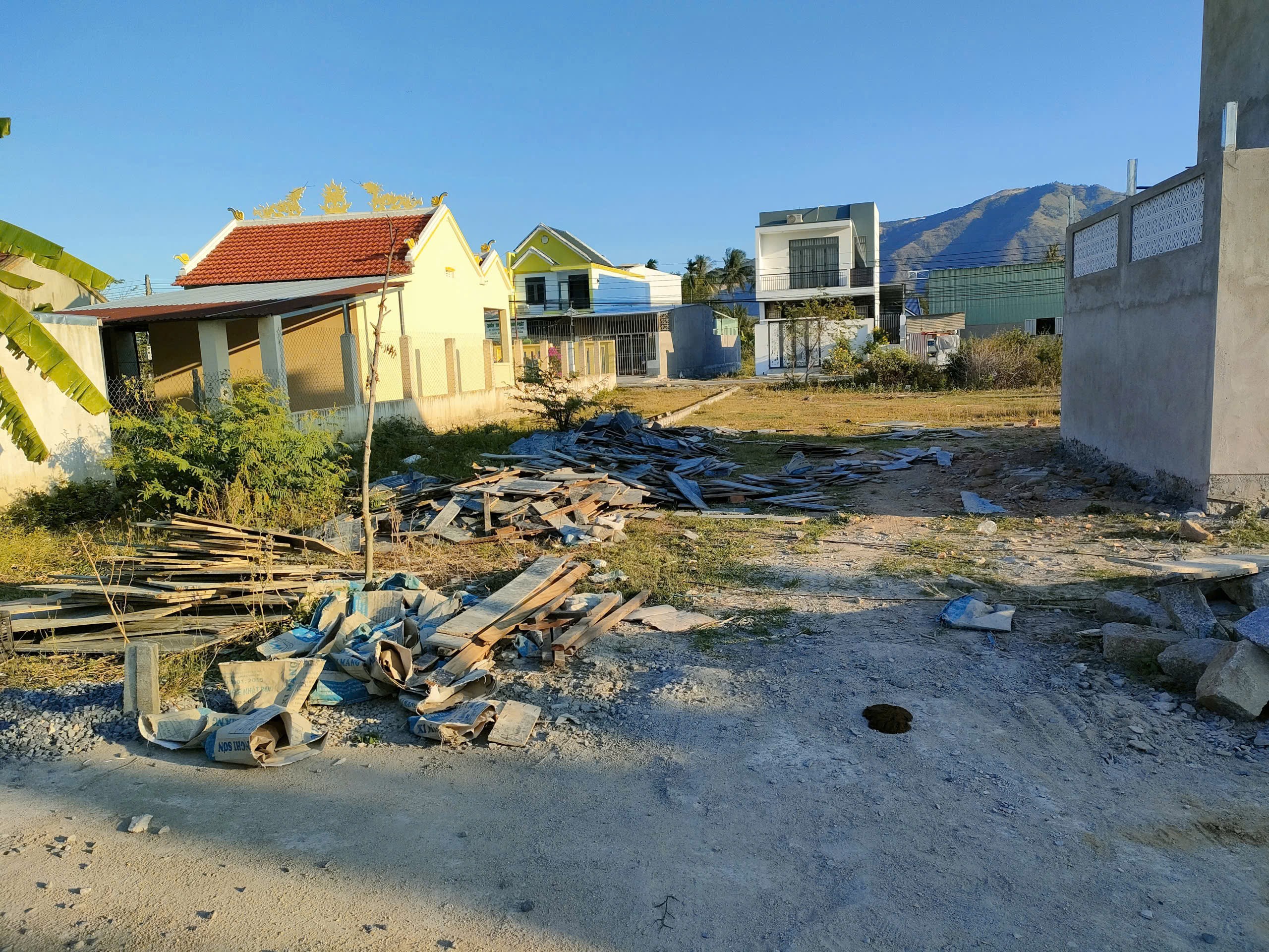 Bán đất Diên Phú thôn 2 ngay sát bên ngã tư Hương Lộ 45 giao với Miên Hoa 2