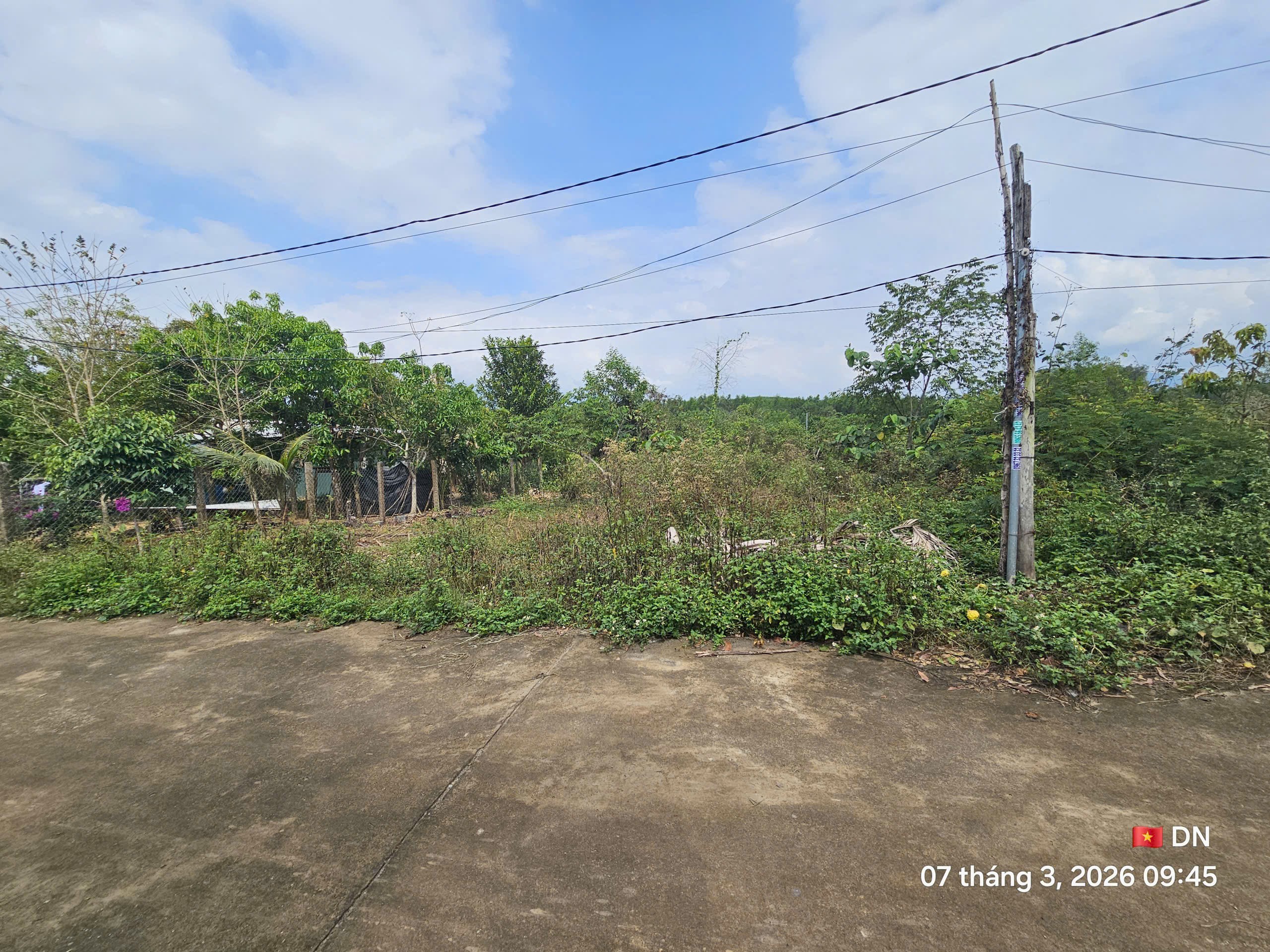 Bán đất Diên Xuân giá rẻ full thổ cư gần cổng chào thôn Xuân Tây - đường rộng 7m 2