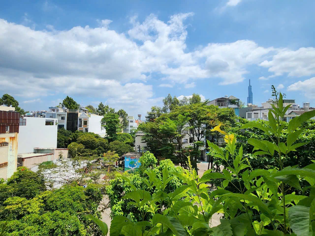 ĐỊNH CƯ BÁN GẤP - NHÀ 5 TẦNG VIEW CÔNG VIÊN - NGAY NGUYỄN GIA TRÍ (D2) BÌNH THẠNH 4